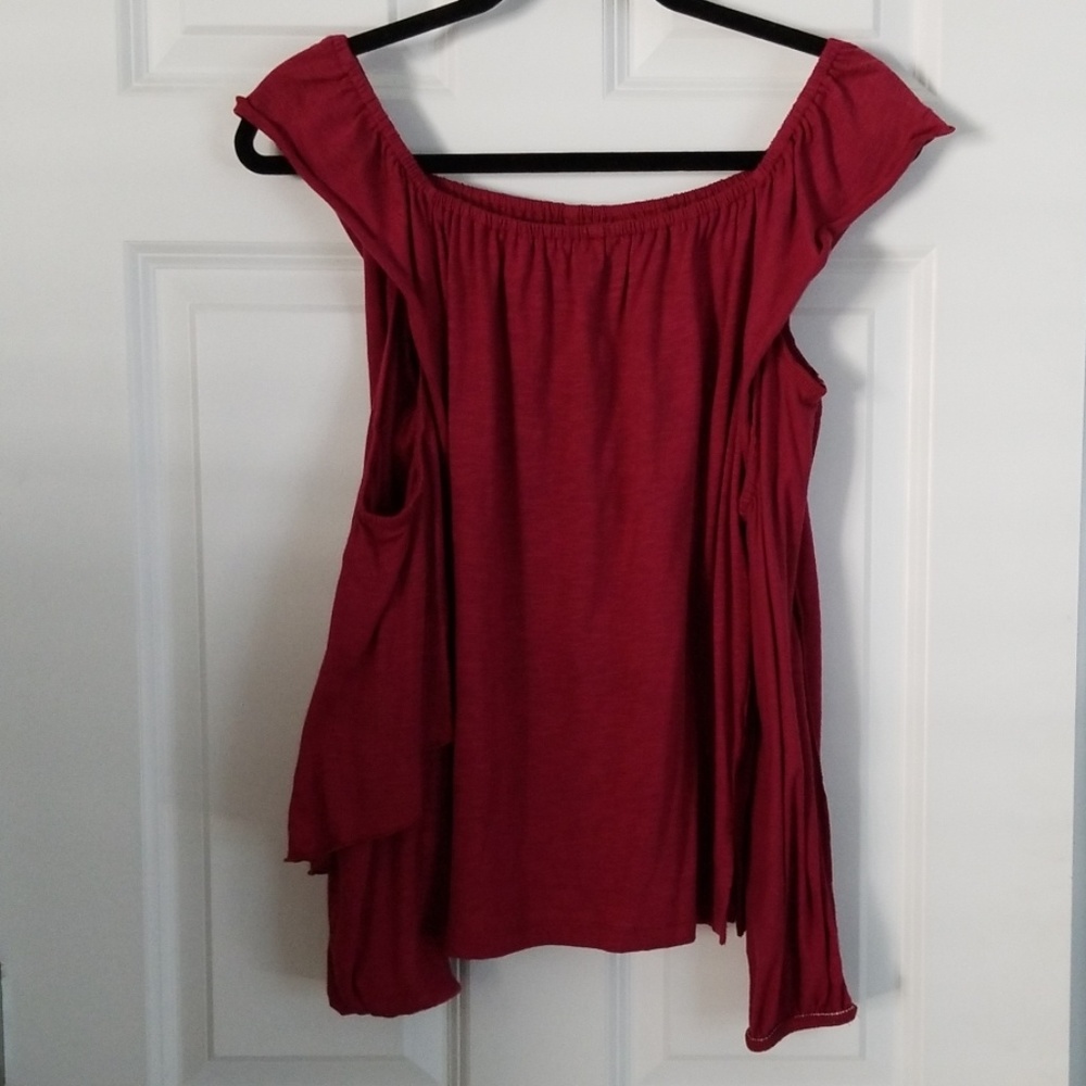 Open shoulder fall shirt